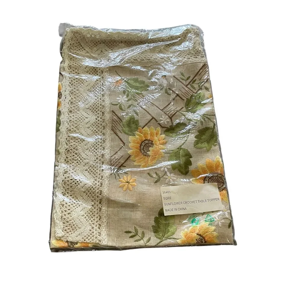 NIB Vintage Embroidered Sunflower Square Tablecloth Table Topper 33x33